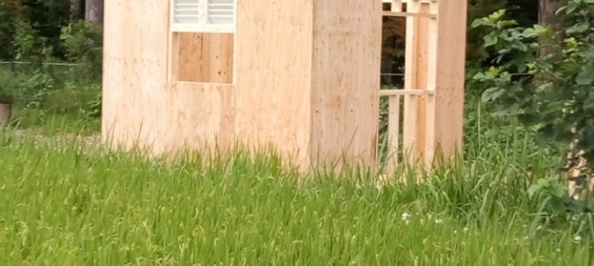 DIY　小屋作り　外壁パネル貼り